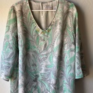 20W Alfred Dunner grey and mint paisley tunic top with sewn in beading